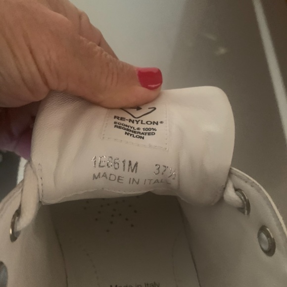 Selling my white prada sneakers size 37/50 - Picture 3 of 5